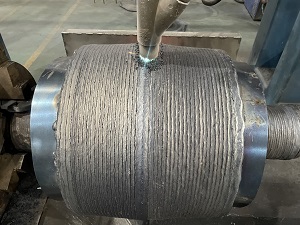 堆焊现场